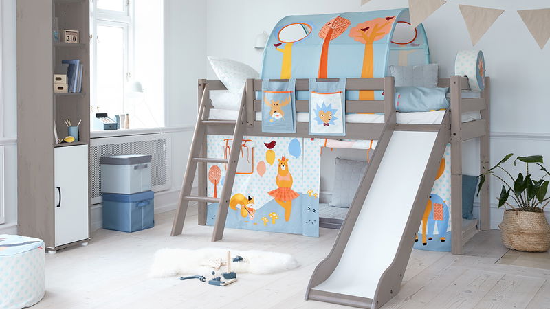 Classic Halbhohes Bett mit Rutsche und Schrägleiter Classic Halbhohes Bett mit Rutsche und Schrägleiter