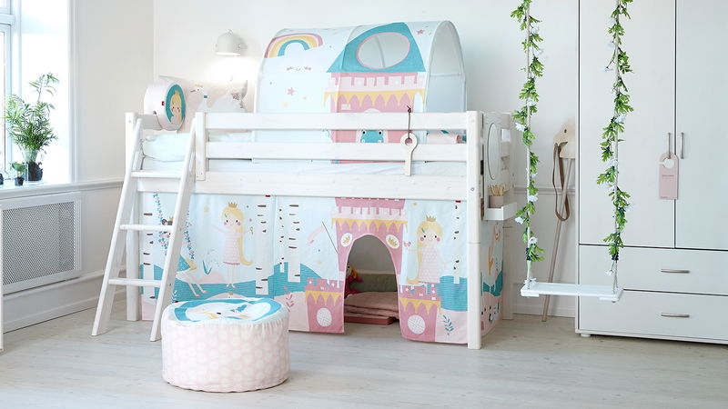 Classic halbhohes Bett mit schräger Leiter, whitewash 90 x 200 cm Classic halbhohes Bett mit schräger Leiter, whitewash 90 x 200 cm