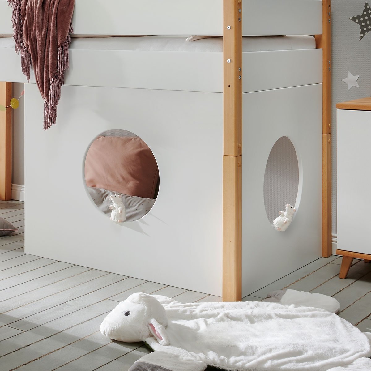 Infanscolor Deko-Element für halbhohes Bett in weiß