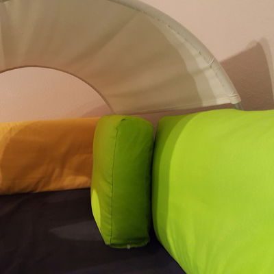Zwei Infans Rückenkissen in lime Zwei Infans Rückenkissen in lime
