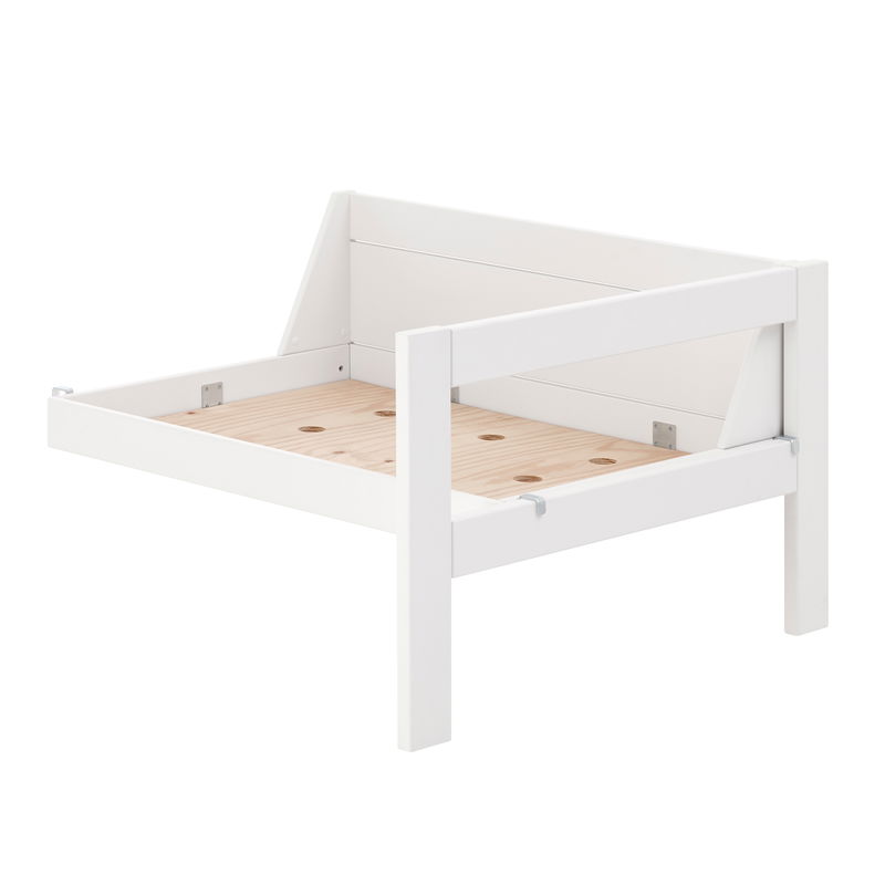 Beispiel (hier in deckend weiß): einhängbare Sitzbank, für alle Basisbetten geeignet Beispiel (hier in deckend weiß): einhängbare Sitzbank, für alle Basisbetten geeignet