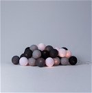 LED-Lichterkette mit grauen Baumwollbällen