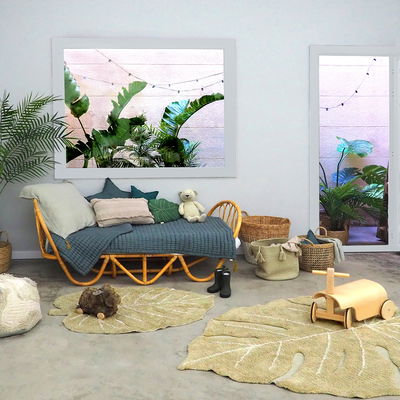 Mini Ones - Waschbarer Teppich Mini Monstera Olive, in 75 x 100 cm Mini Ones - Waschbarer Teppich Mini Monstera Olive, in 75 x 100 cm