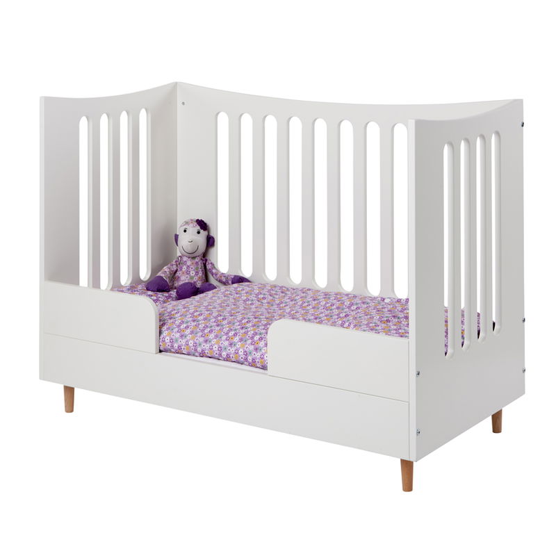 Kleines Kinderbett (60 x 120 cm) Häupter offen, Buchefüße Kleines Kinderbett (60 x 120 cm) Häupter offen, Buchefüße