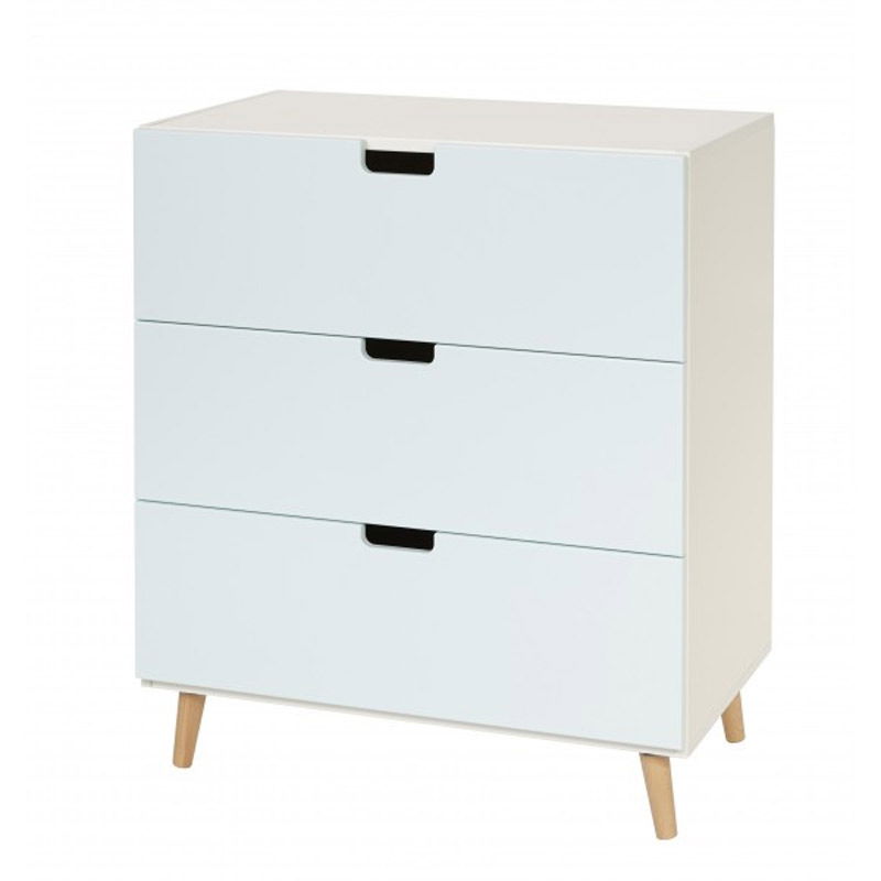 Kommode mit zuzsätzlichen Buchefüßen Kommode mit zuzsätzlichen Buchefüßen