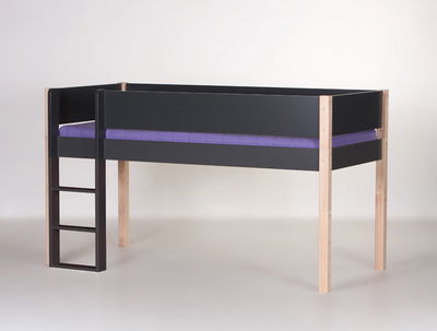 Manis-h halbhohes Bett in anthrazit mit Buchepfosten  Manis-h halbhohes Bett in anthrazit mit Buchepfosten
