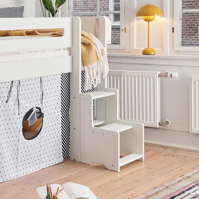 Midi Treppe für halbhohe und mittelhohe Manis-h Betten Midi Treppe für halbhohe und mittelhohe Manis-h Betten