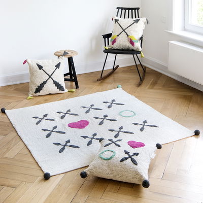 Der Teppich XOXO passt super in ein Mädchenzimmer. Der Teppich XOXO passt super in ein Mädchenzimmer.