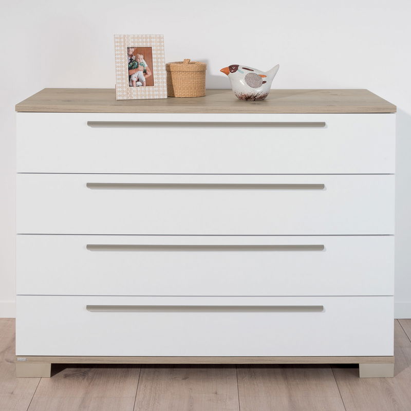 Carlo Kommode, Beispiel mit 4 Schubkästen in kreideweiß Carlo Kommode, Beispiel mit 4 Schubkästen in kreideweiß