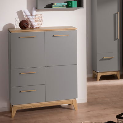 Kleines Highboard mit 2 Schubladen und 6 Fächern. Kleines Highboard mit 2 Schubladen und 6 Fächern.
