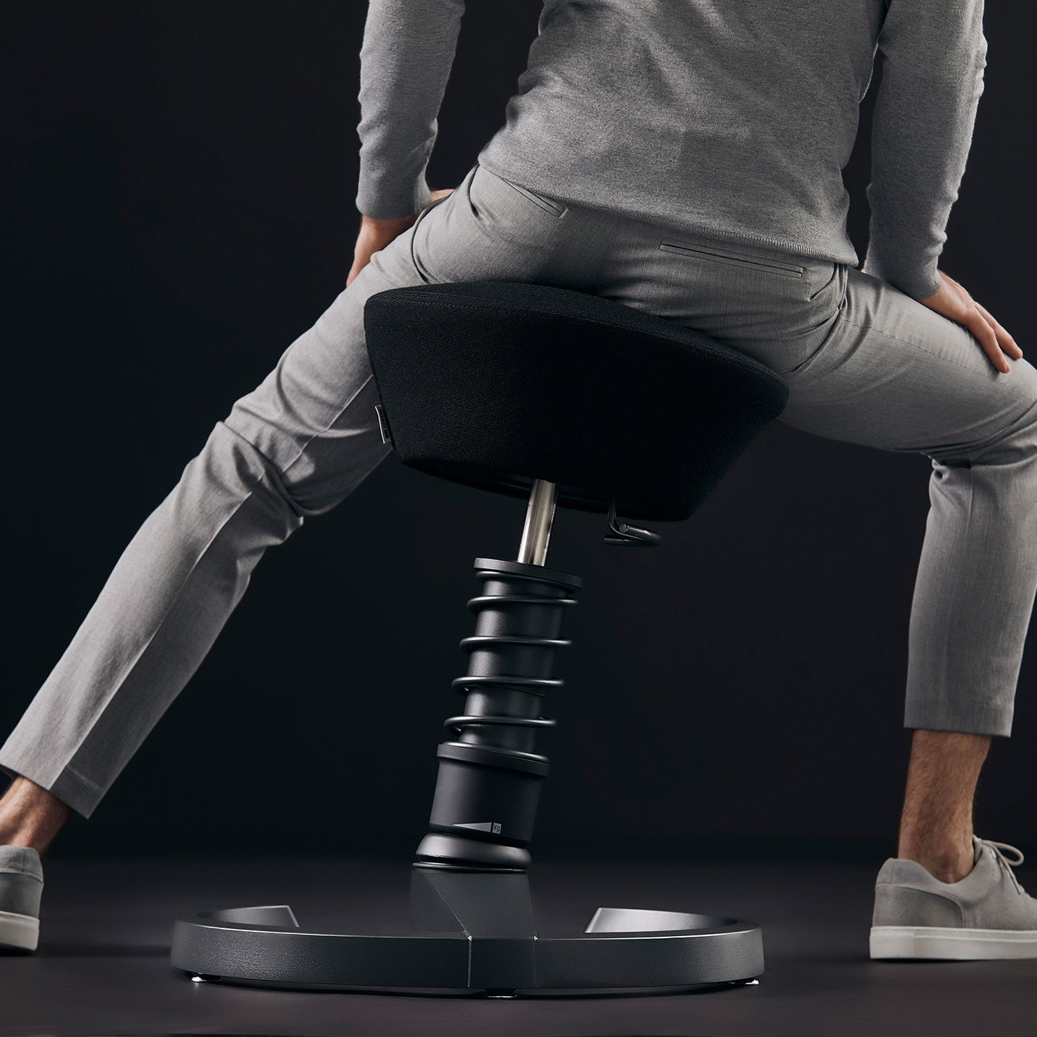 Swopper mit Gleitern, Gestell schwarz/ Bezug Mikrofaser (Höhe und Farbe wählbar)