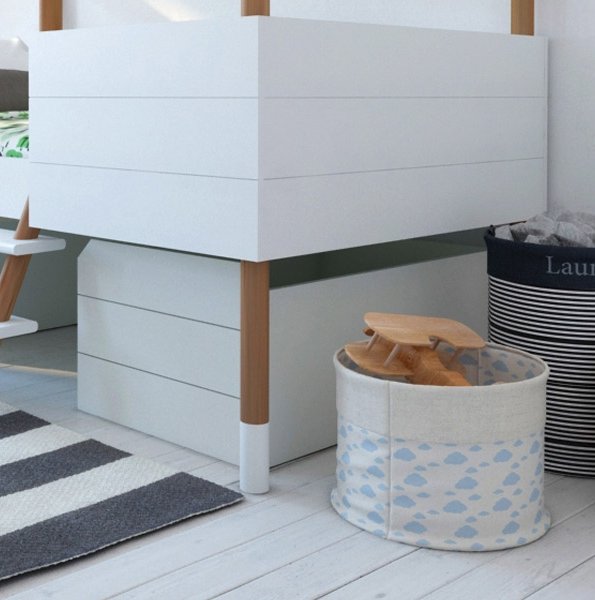 Unter dem Hüttenbett Nah wird mit der Schublade der Platz gut ausgenutzt. Unter dem Hüttenbett Nah wird mit der Schublade der Platz gut ausgenutzt.
